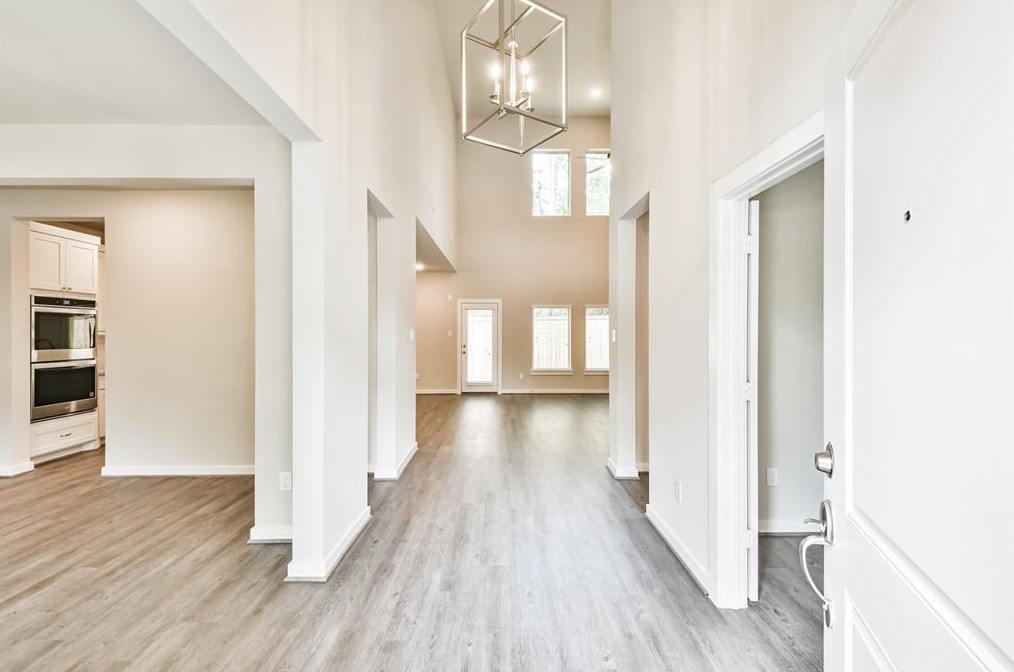 103 N Silver Cres Cir, Spring, TX 77382
