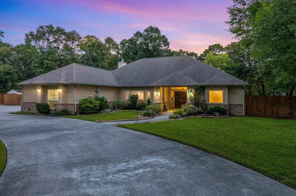 206 Ridgewood Dr, Spring TX  77386-1168 exterior