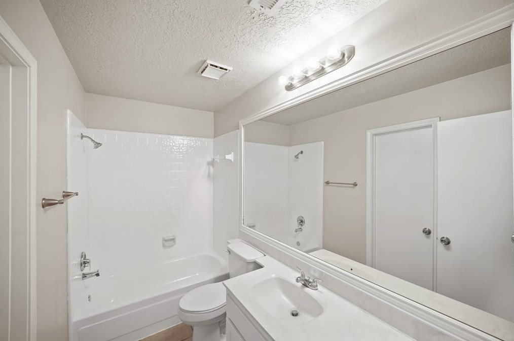 7842 Micheline Cir, Houston, TX 77071