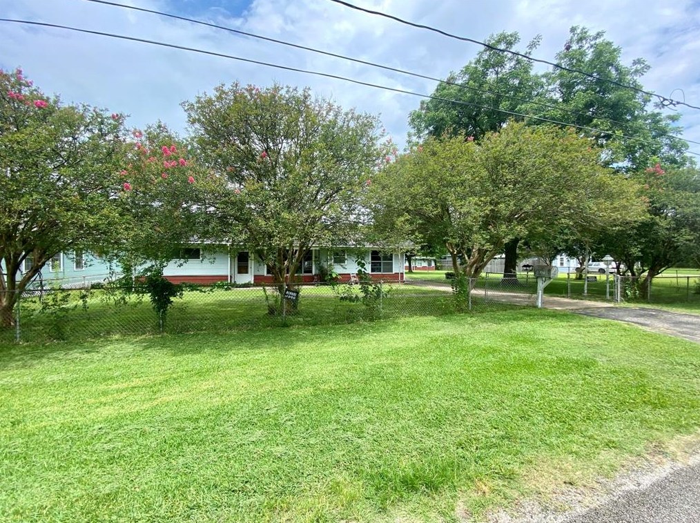 317 Scarlett St, Baytown TX  77520-1947 exterior