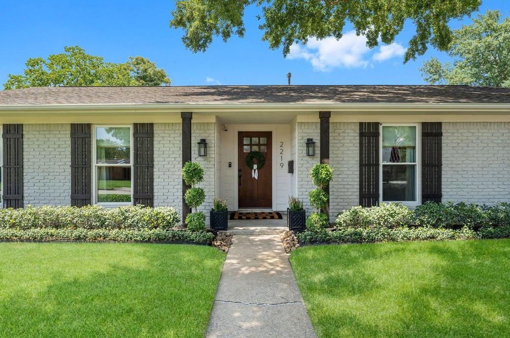 2219 Haverhill Dr, Houston, TX 77008-3026