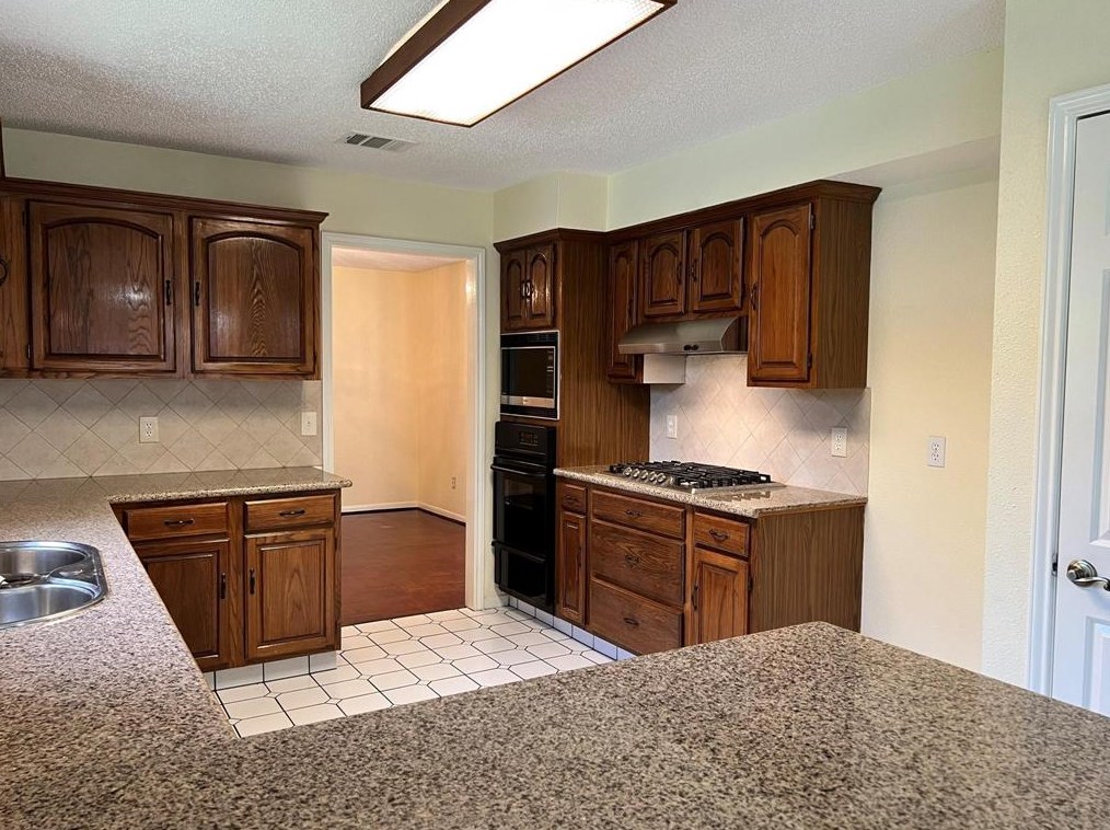 16402 Sagewood Ct, Missouri City TX  77489-3914 exterior