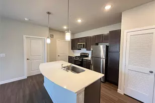 2102 Antoine Dr, Houston, TX 77055 - Photo 2