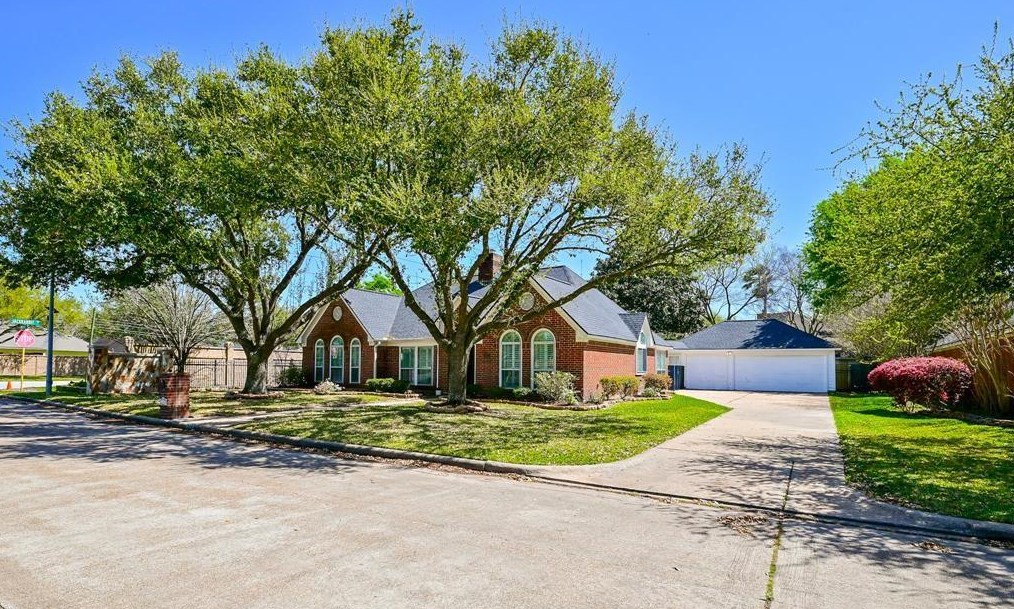 14103 Owens Rd, Houston, TX 77095