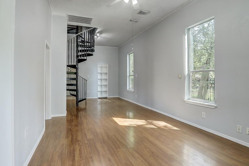 1810 Holly St, Houston TX  77007-4251 exterior