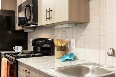 4611 N Interstate 35 Frontage Rd, Austin, TX 78722 - Photo 12