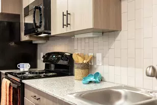 4611 N Interstate 35 Frontage Rd, Austin, TX 78722 - Photo 12