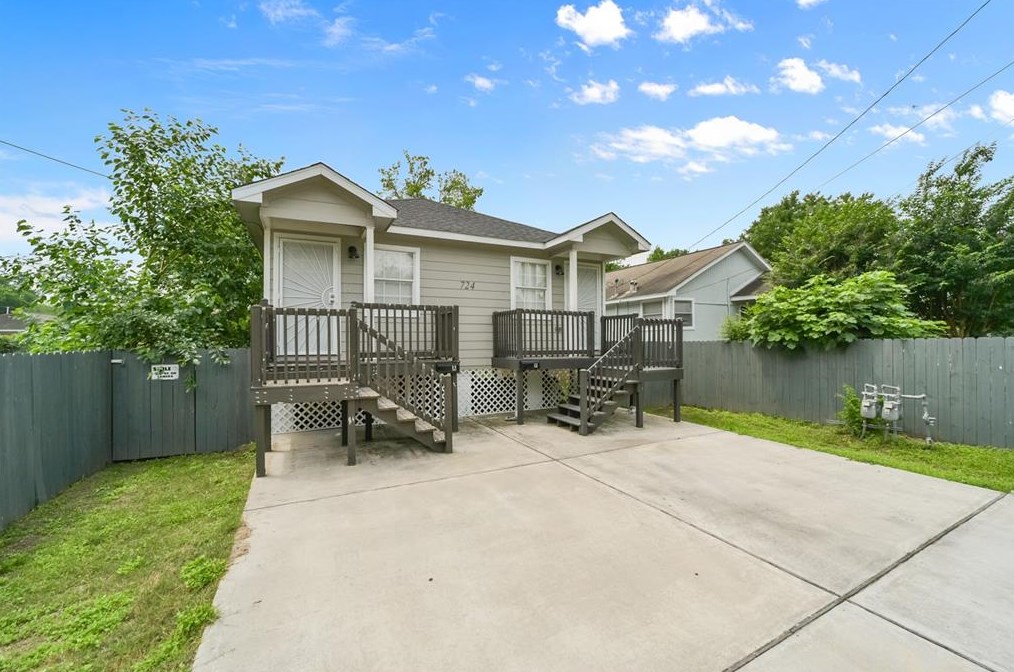 724 39 St, Houston TX 77018-6546 exterior