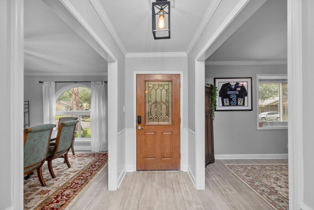 12331 Westmere Dr, Houston, TX 77077-3923