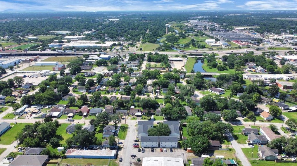 500 Pitts Ave, Pasadena TX  77506-1113 exterior