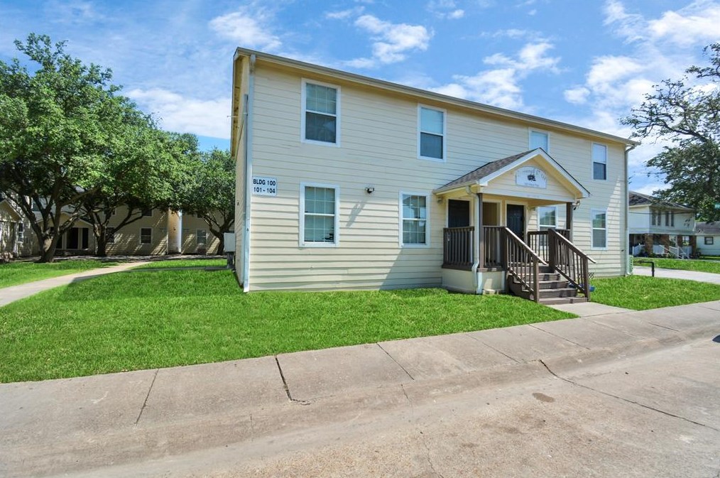 500 Pitts Ave, Pasadena TX  77506-1113 exterior