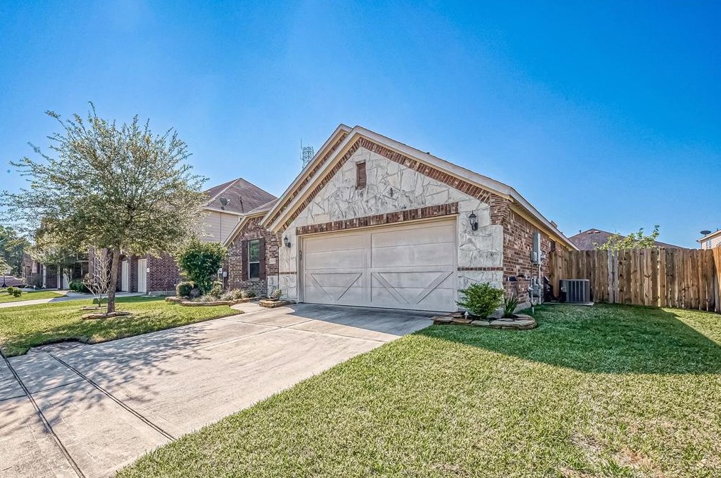 11615 Beckton Cypress Dr, Tomball TX  77377-2098 exterior