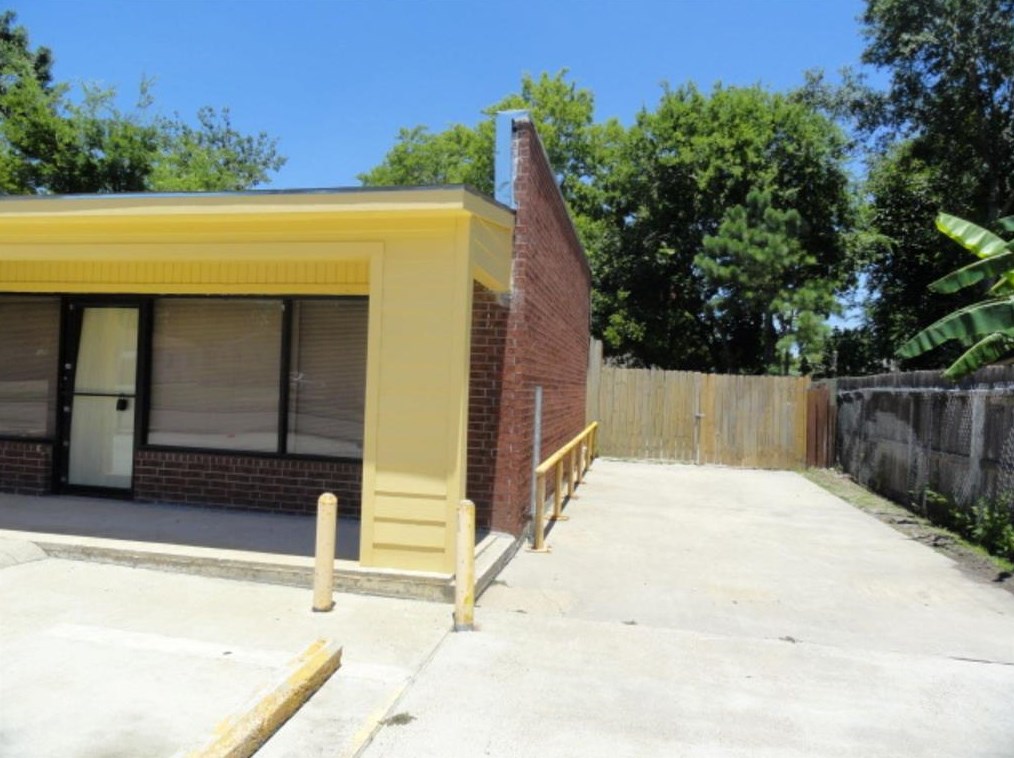 8145 Howard Dr, Houston, TX 77017