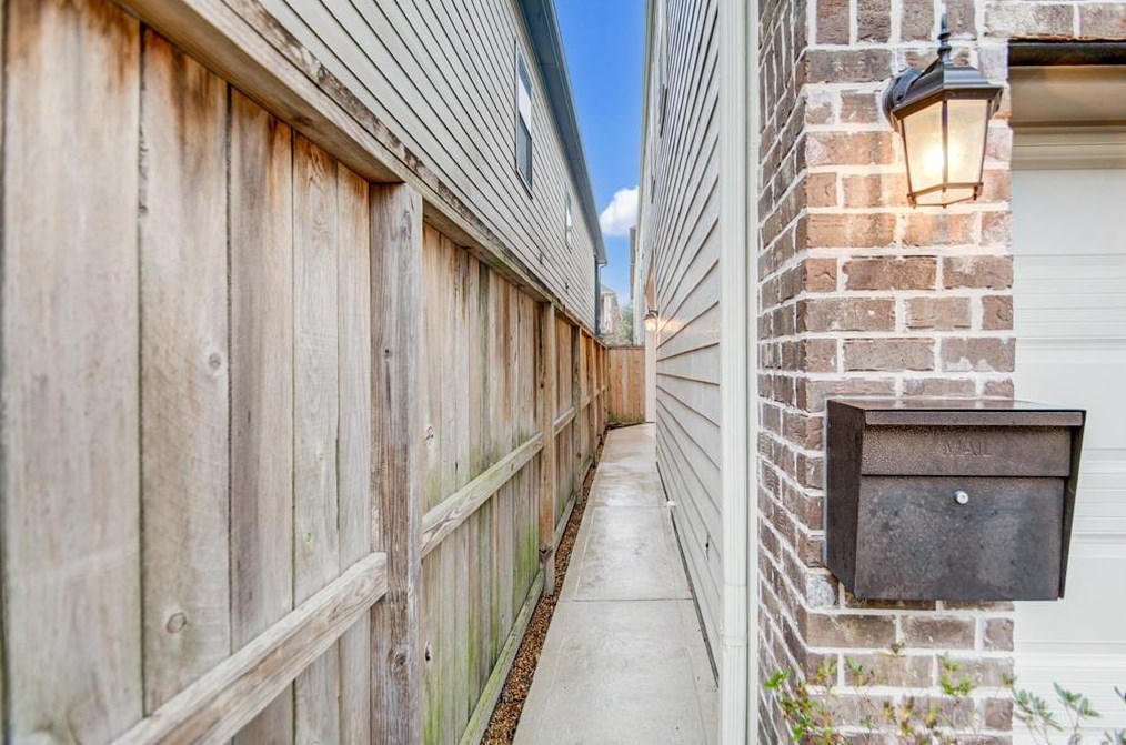 5941 Kansas St, Houston, TX 77007