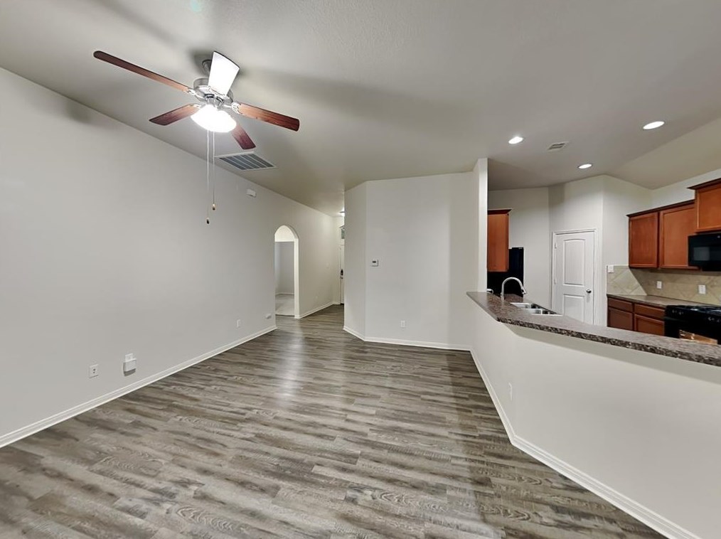 9431 Elliotts Ct, Conroe TX  77304-7201 exterior
