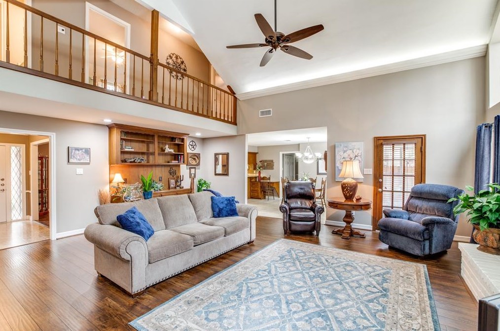 10426 Cypresswood Dr, Houston TX  77070-2807 exterior