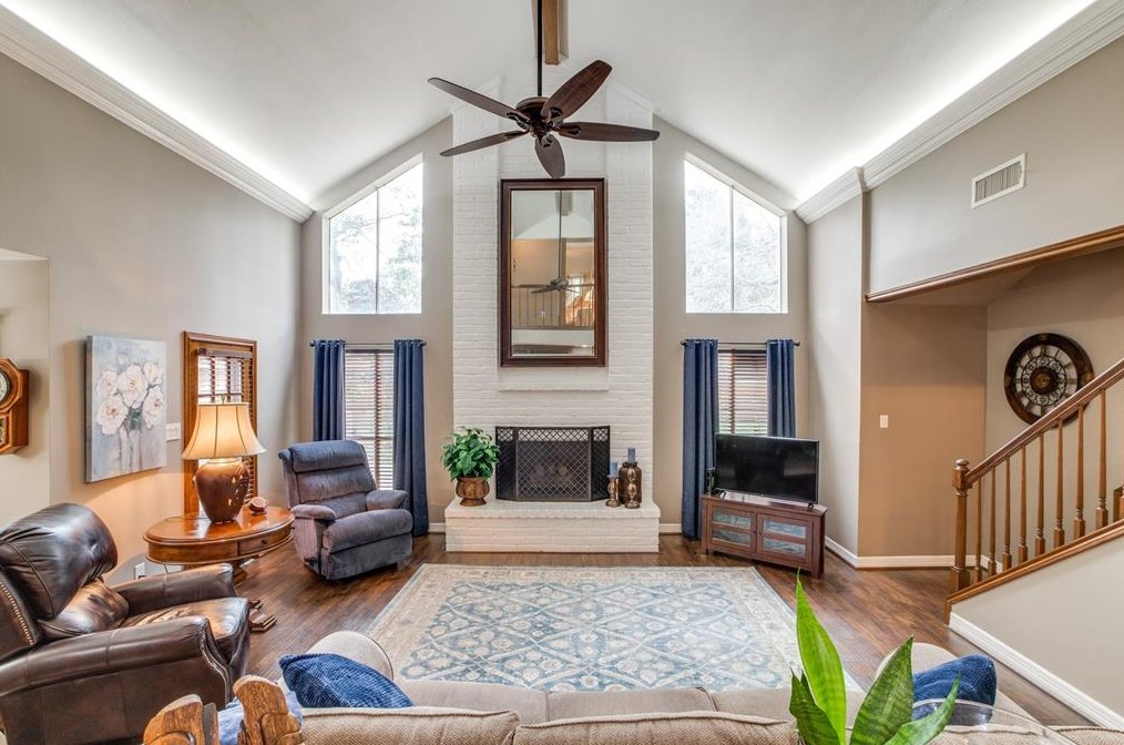 10426 Cypresswood Dr, Houston TX  77070-2807 exterior