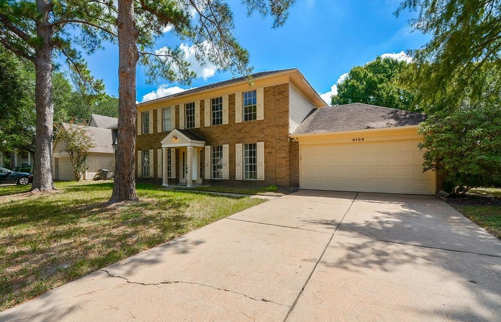 8126 Sunny Ridge Dr, Houston, TX 77095