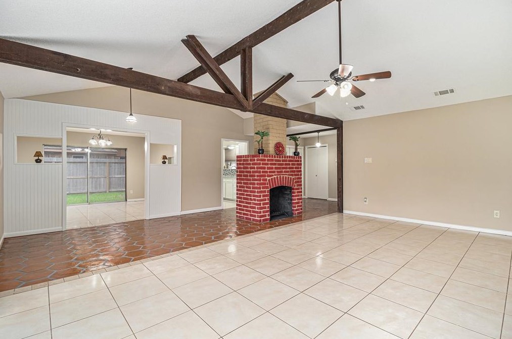 819 Seamaster Dr, Houston TX  77062-5103 exterior