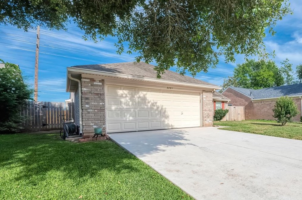 3231 Heatherock Cir, Sugar Land TX  77479-1909 exterior