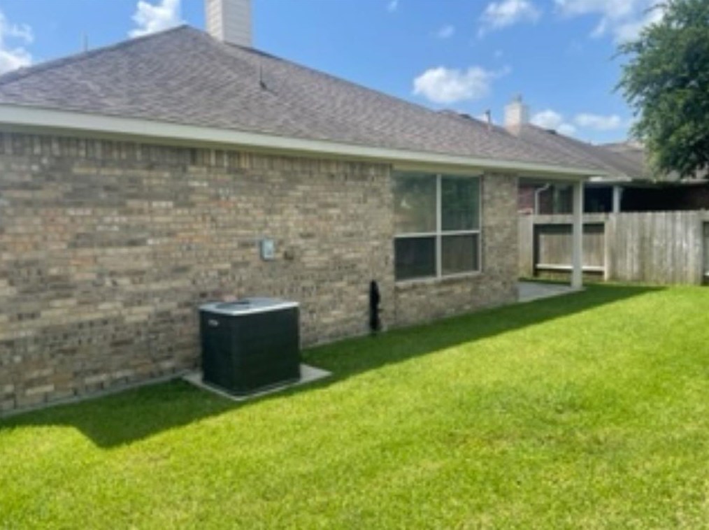 12107 Redbud Brook Trl, Houston TX  77089-2639 exterior