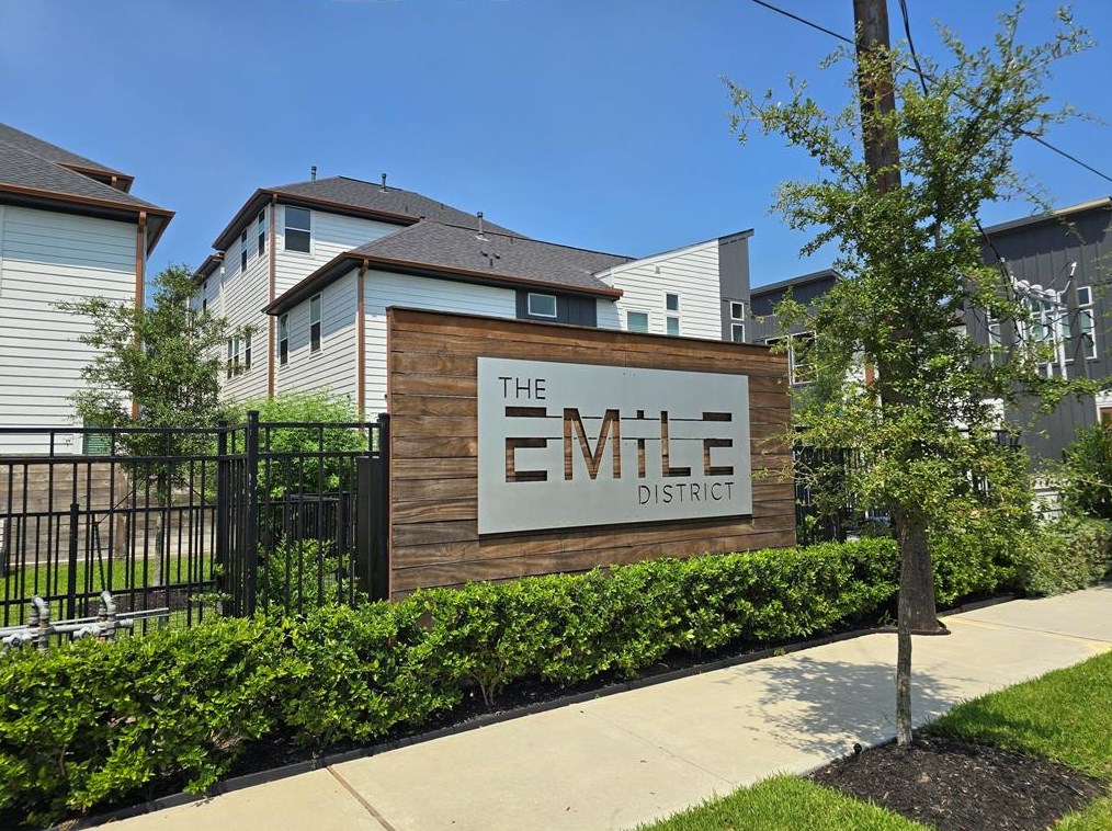 611 Emile Street N, Houston, TX 77020