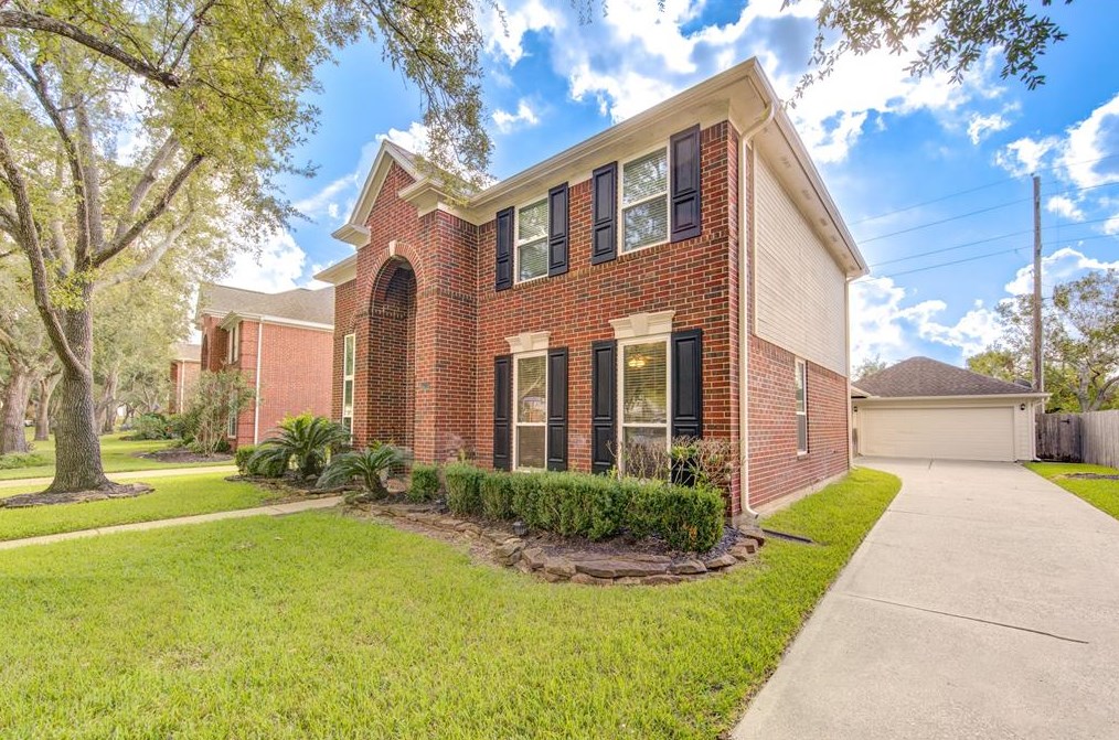 2311 Cypress Run Dr, Sugar Land, TX 77478