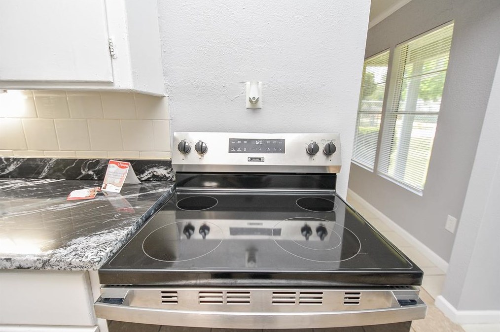 7502 Fawnridge Dr, Houston TX  77028-1320 exterior