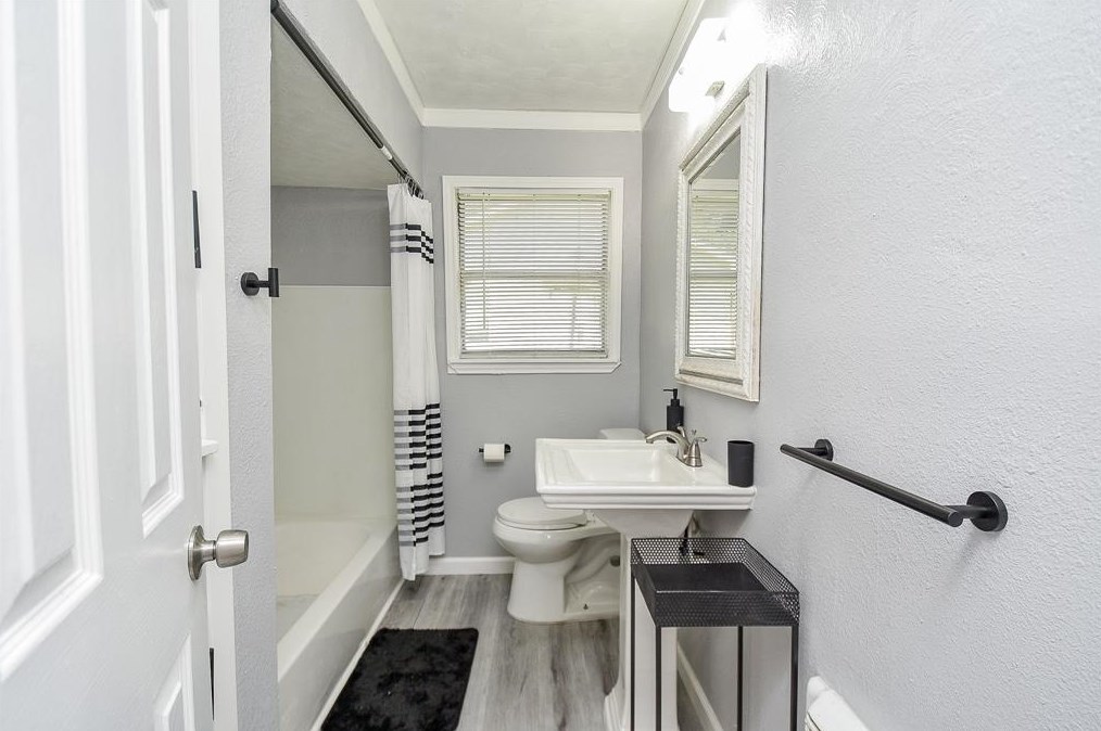 7502 Fawnridge Dr, Houston TX  77028-1320 exterior