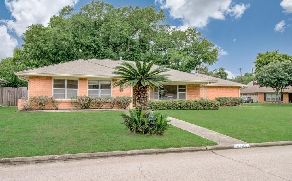 8402 Lorrie Dr, Houston, TX 77025-3237