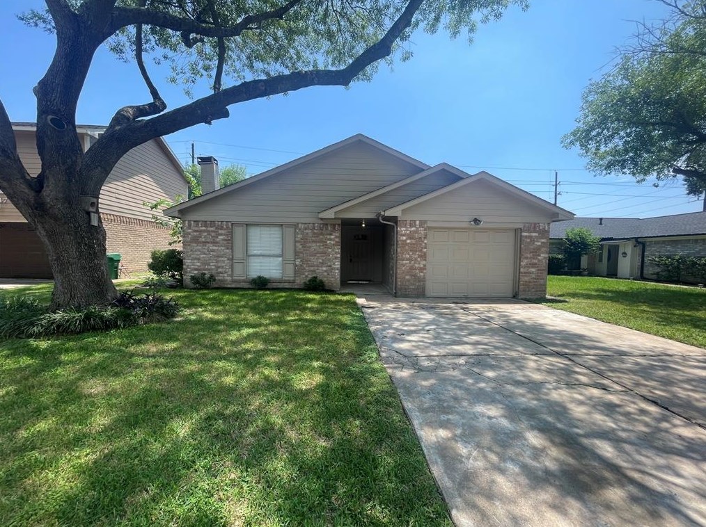 1051 Sierra Shadows Dr, Katy, TX 77450