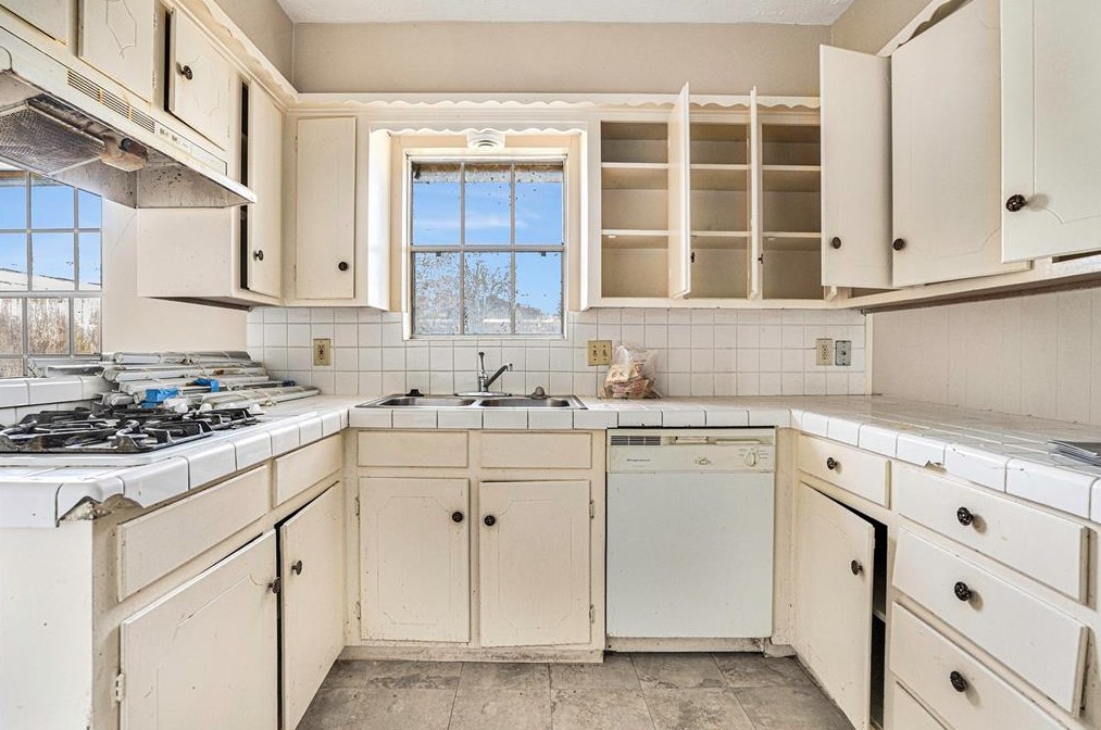 8319 Springtime Ln, Houston TX  77075-4741 exterior