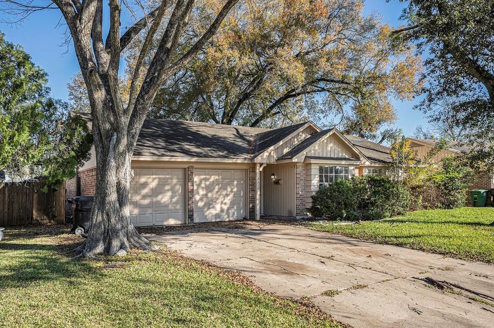 8319 Springtime Ln, Houston TX  77075-4741 exterior