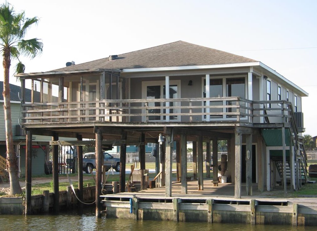 20 Flounder Cir, Jones Creek, TX 77541-9681