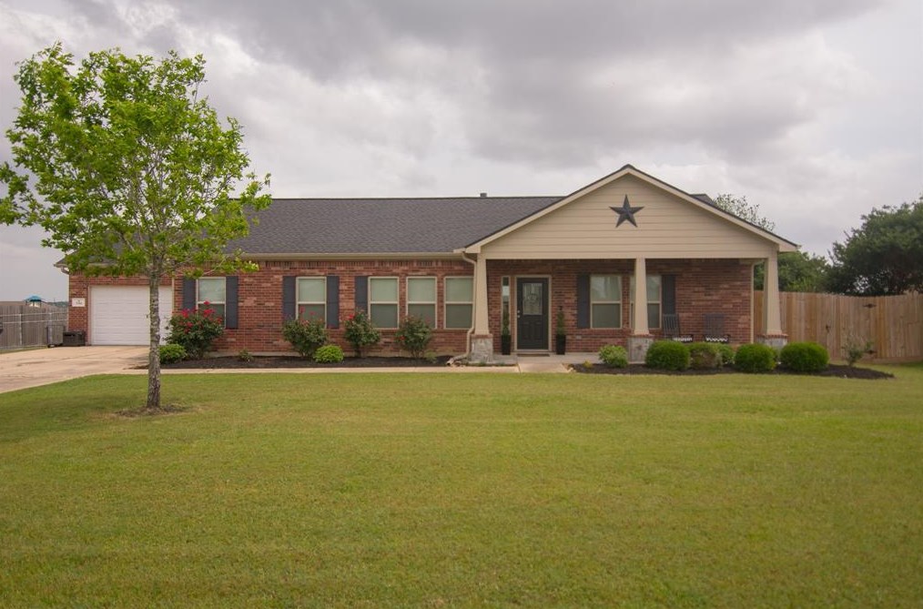 5782 Wildflower Rd, Sealy, TX 77474