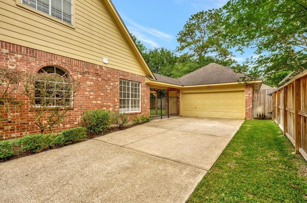 14814 Evergreen Rdg Way, Houston TX  77062-2335 exterior