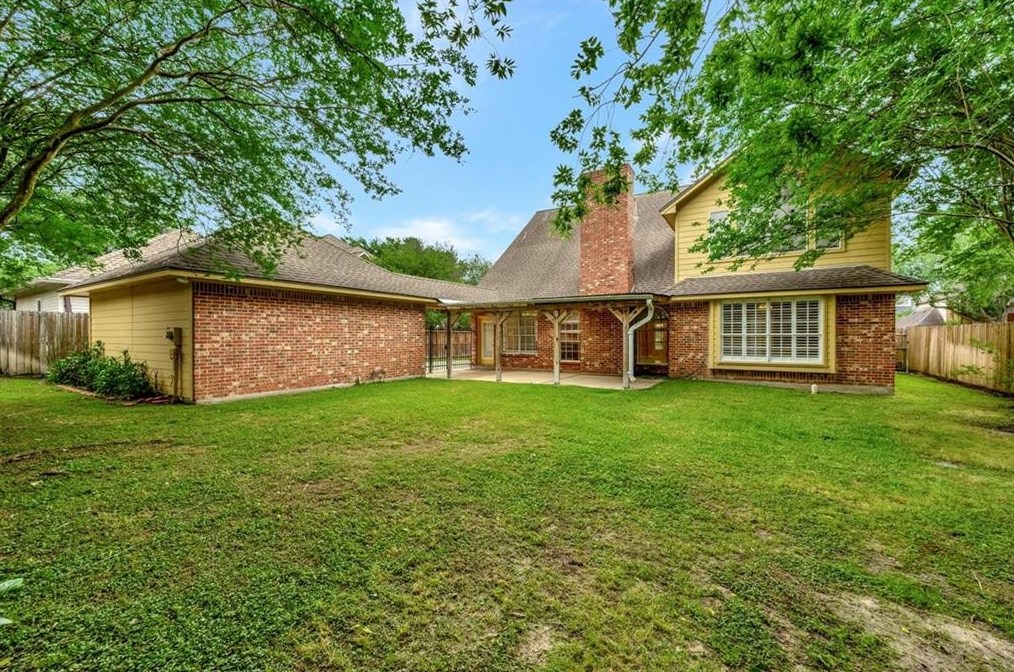 14814 Evergreen Rdg Way, Houston TX  77062-2335 exterior