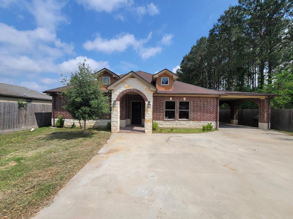 303 County Rd 3479j, Cleveland, TX 77327