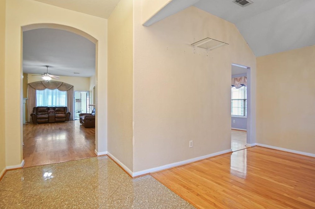 9327 Gablewinn Ct, Houston, TX 77070