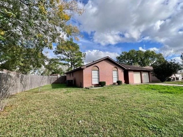 10007 Blackhawk Blvd, Houston, TX 77089