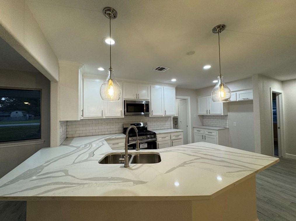 2403 Halbert Dr, Pearland, TX 77581-3906