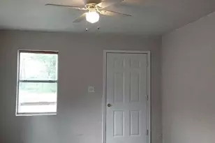 215 Blackshear St, Tomball, TX 77375 - Photo 4