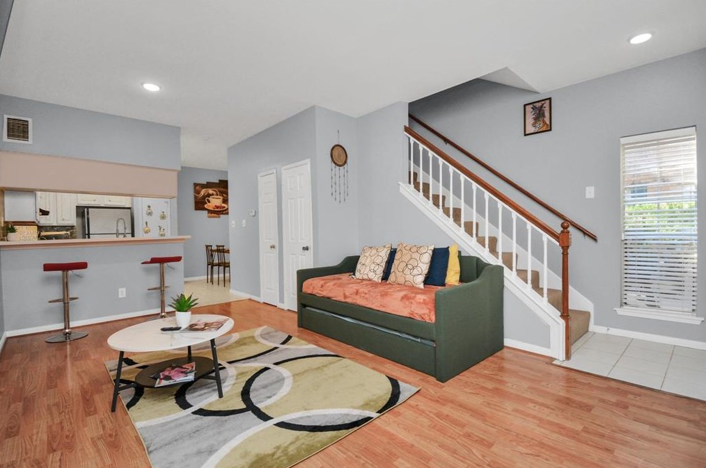 2626 Holly Hall St Apt 1207, Houston, TX 77054