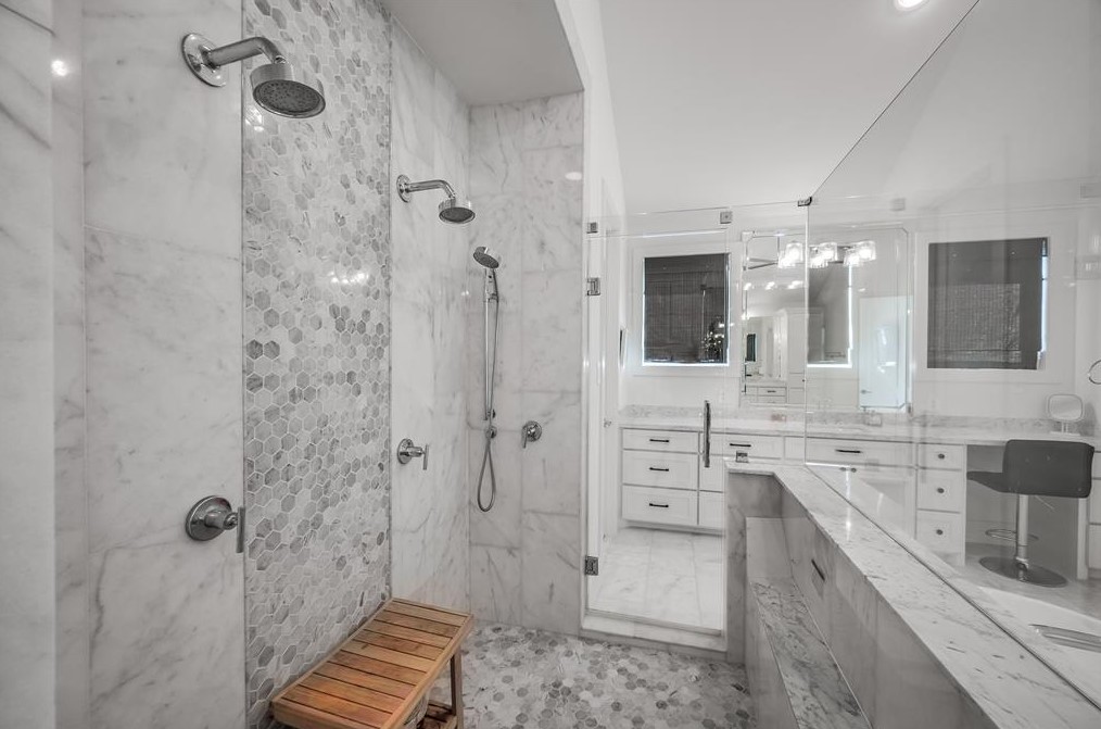 1351 Althea Dr, Houston TX  77018-5232 exterior