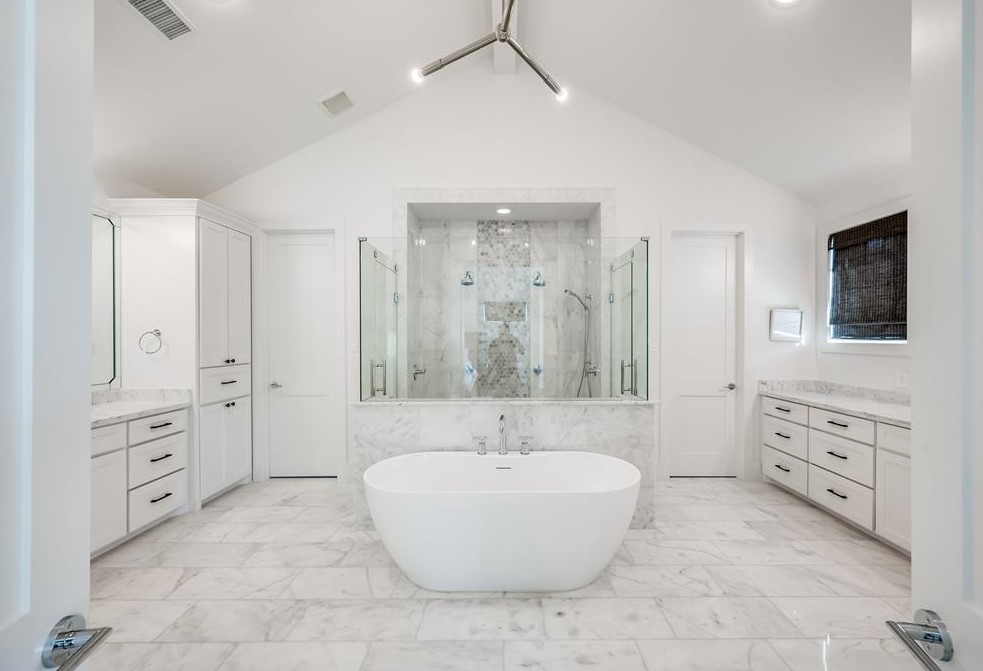 1351 Althea Dr, Houston TX  77018-5232 exterior