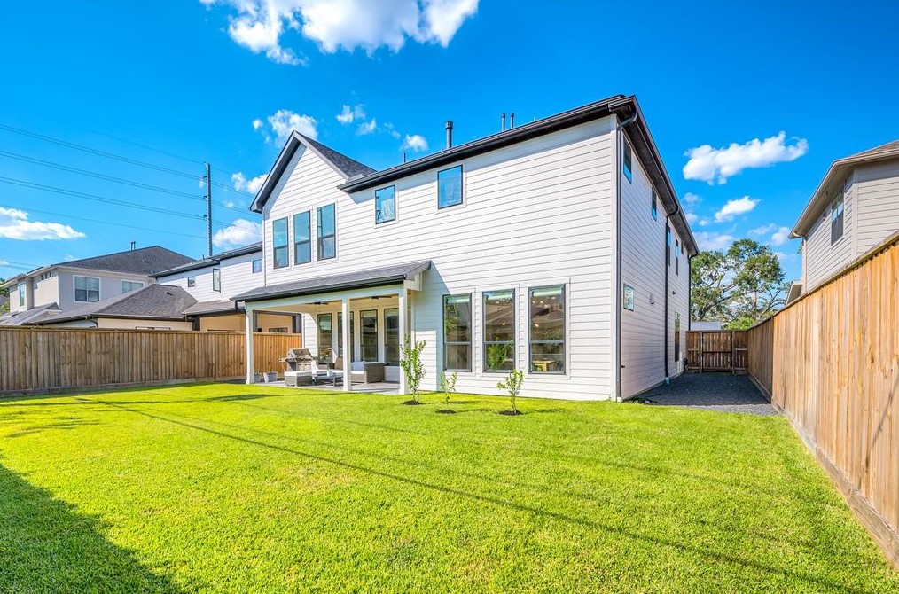1351 Althea Dr, Houston TX  77018-5232 exterior