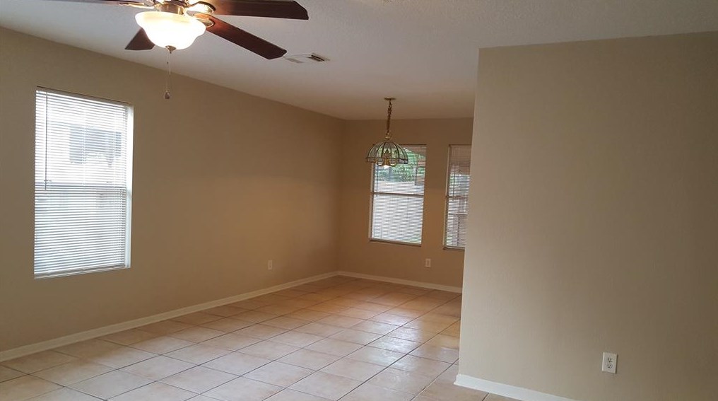 2106 Tomlinson Trail Dr, Houston TX  77067-3831 exterior