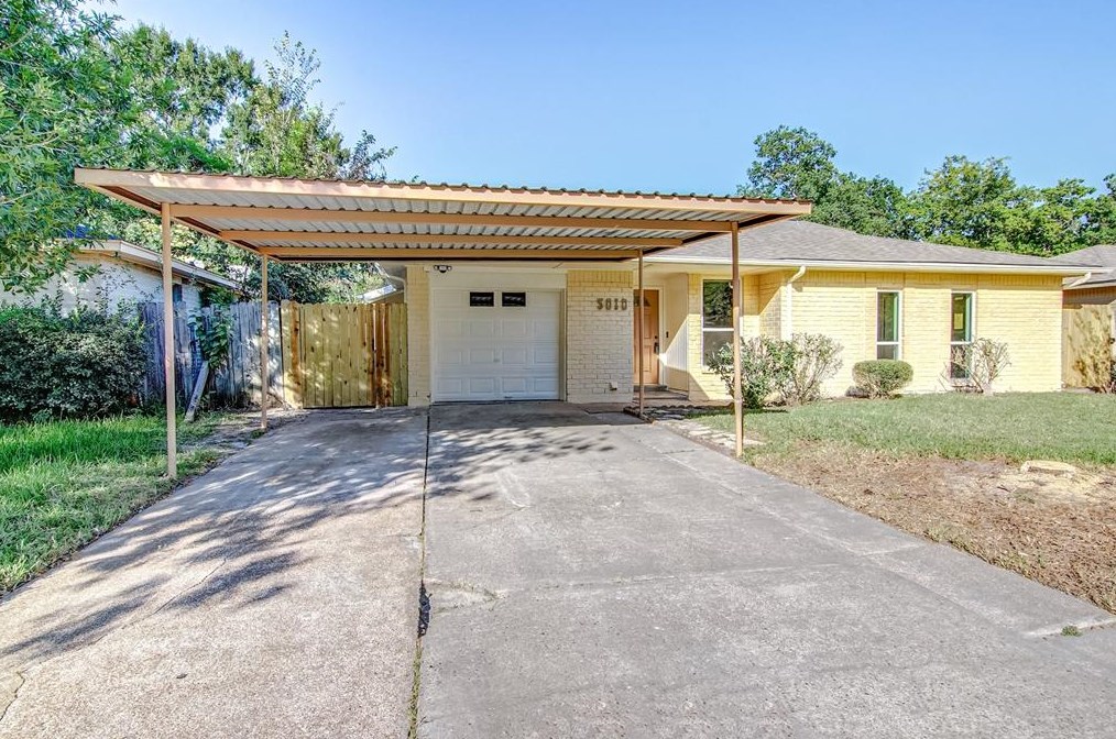 5010 Ridgewest St, Houston, TX 77053-3632