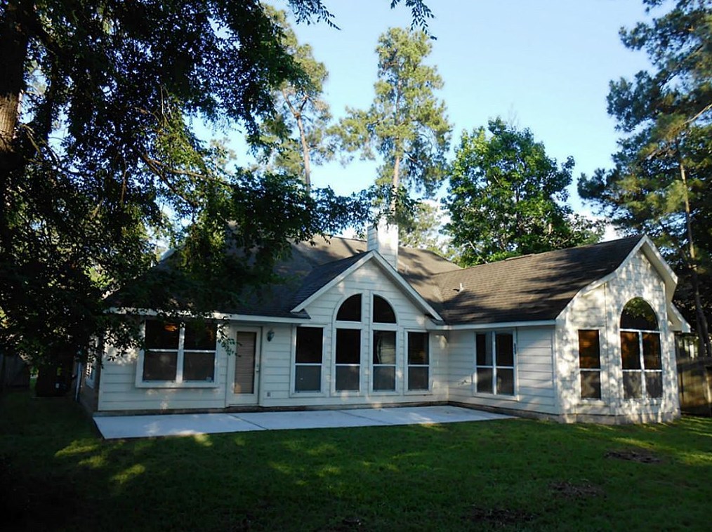 95 E Whistlers Bend Cir, Conroe, TX 77384