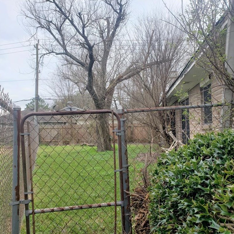 5222 Russelville Rd, Houston, TX 77048-4146